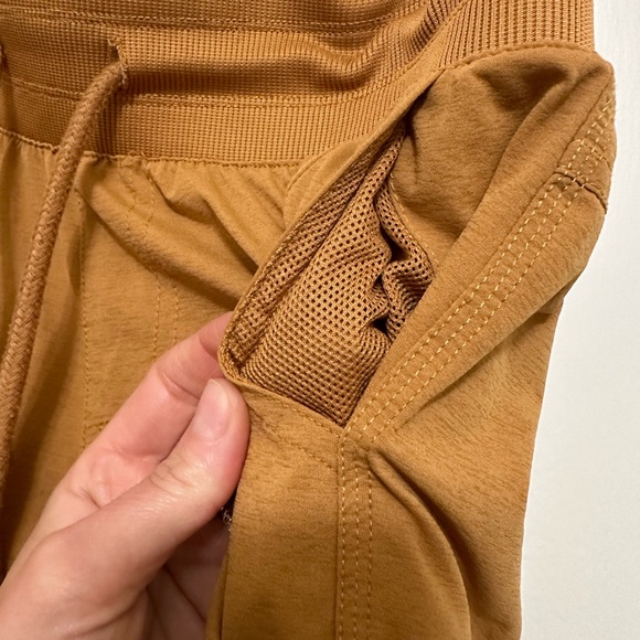 ZYIA Dark Khaki Canyon Shorts (S) - Picture 3 of 4